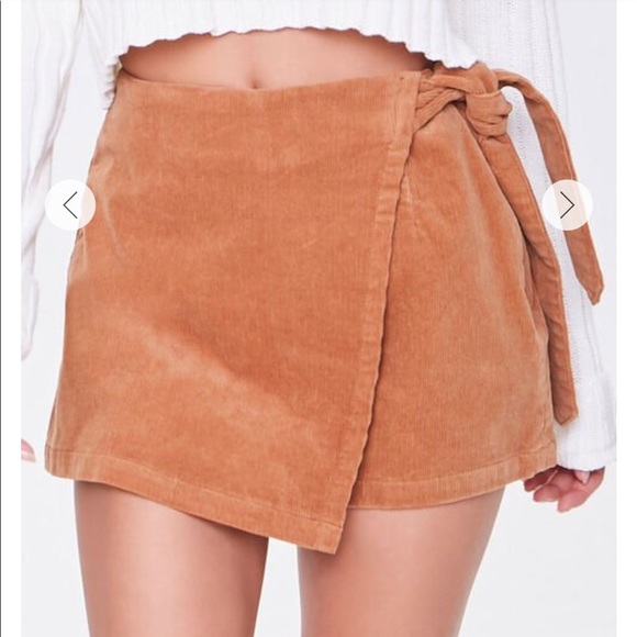 NWT Corduroy Tie-Front Skort. Size Large. - Picture 2 of 5